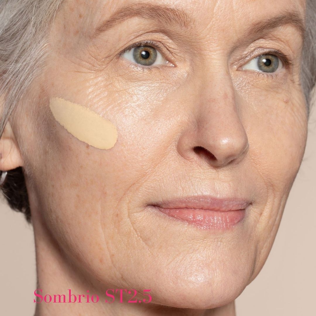 ILIA Super Serum Skin Tint SPF 40 - ST2.5 Sombrio: (for fair skin with warm olive undertones) on model - AILLEA