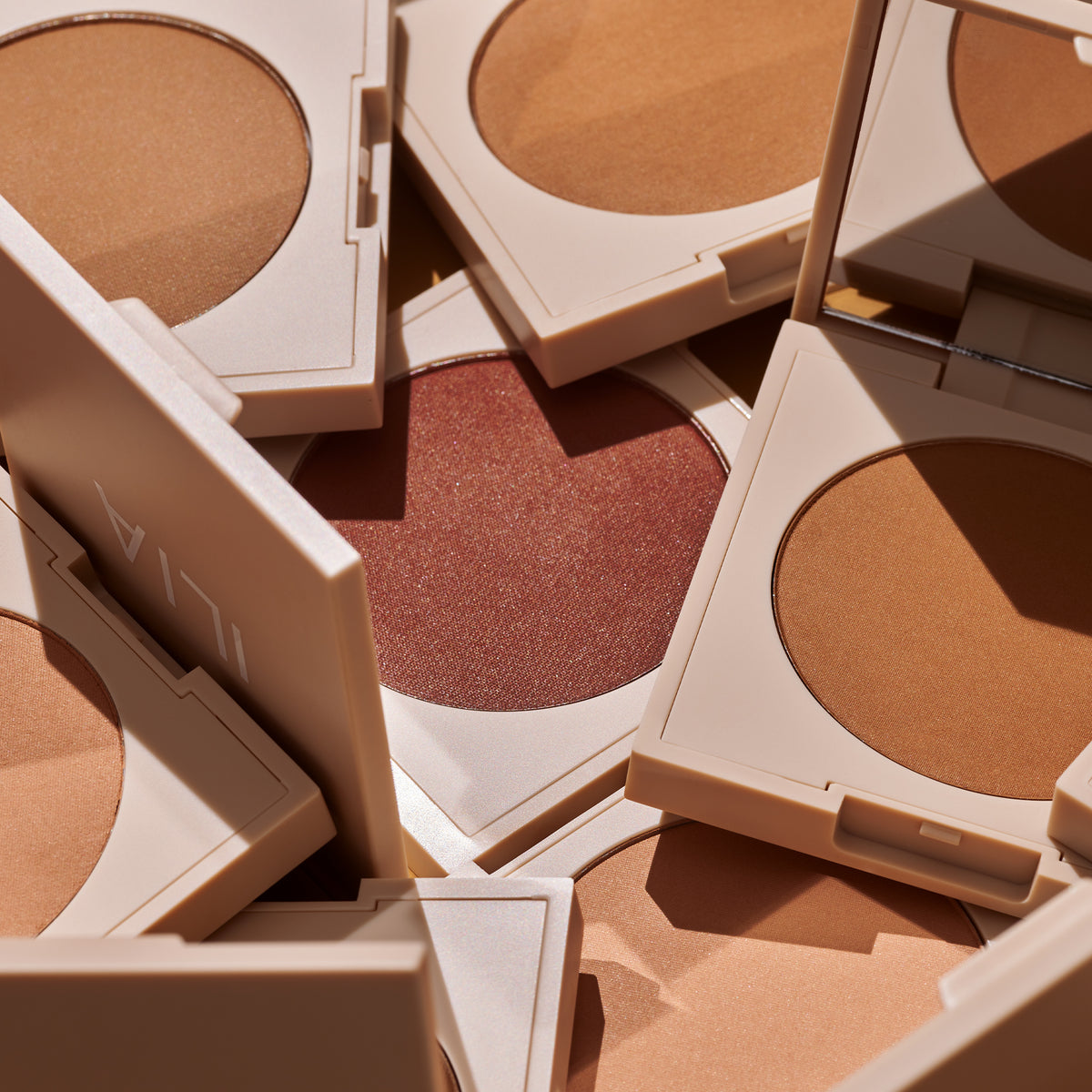 ILIA NightLite Bronzing Powder -  AILLEA