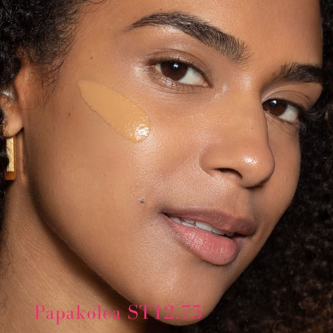 ILIA Super Serum Skin Tint SPF 40 ST12.75 Papakolea: (for tan skin with olive undertones) on model - AILLEA