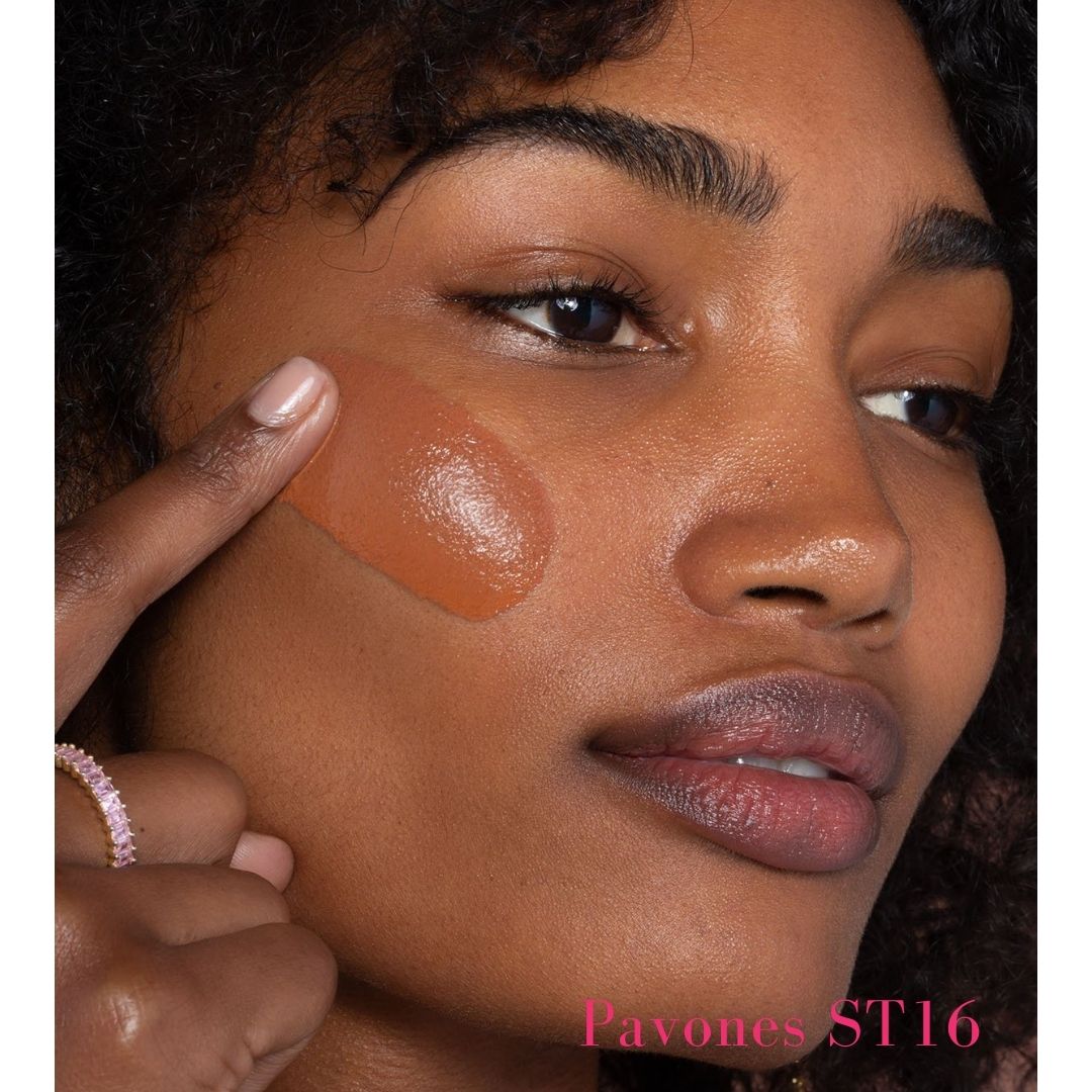 ILIA Super Serum Skin Tint SPF 40 - ST16 Pavones: (for dark skin with cool undertones) on model - AILLEA