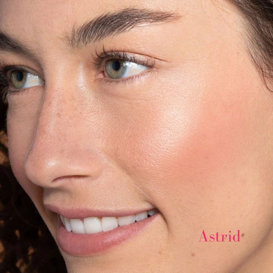 ILIA Liquid Light Serum Highlighter - Shade Astrid on Model - AILLEA