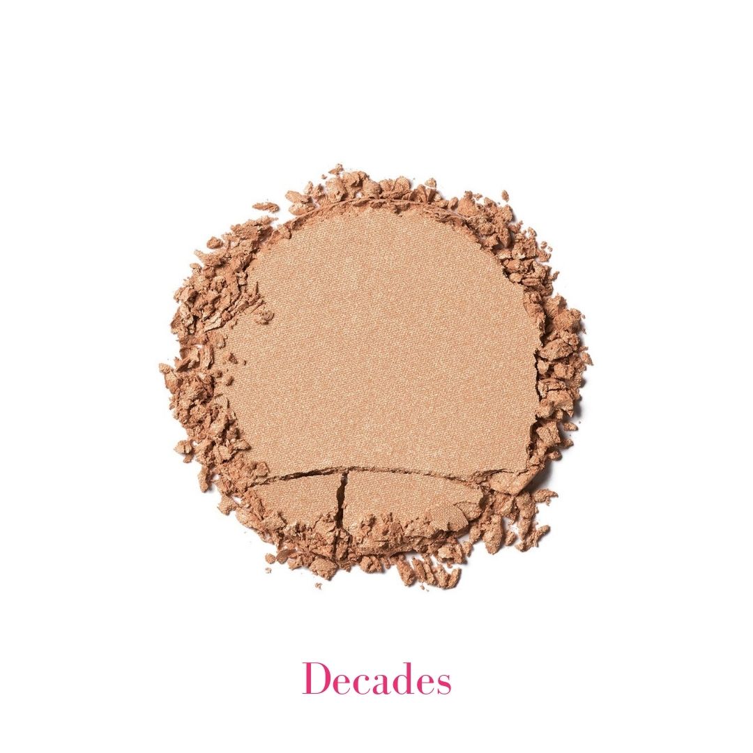 ILIA DayLite Highlighting Powder - Decades Soft Gold Highlighter Powder Swatch - AILLEA